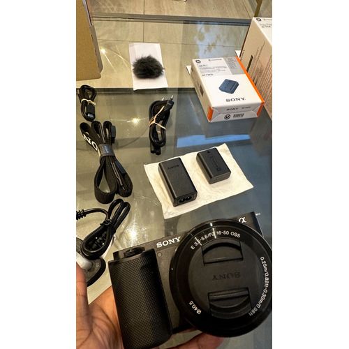 Sony ZV-E10 + Objectif 16-50MM F3.5-5.6 + Objectif PZ 16-50MM F3.5-5.6 OSS - Noir